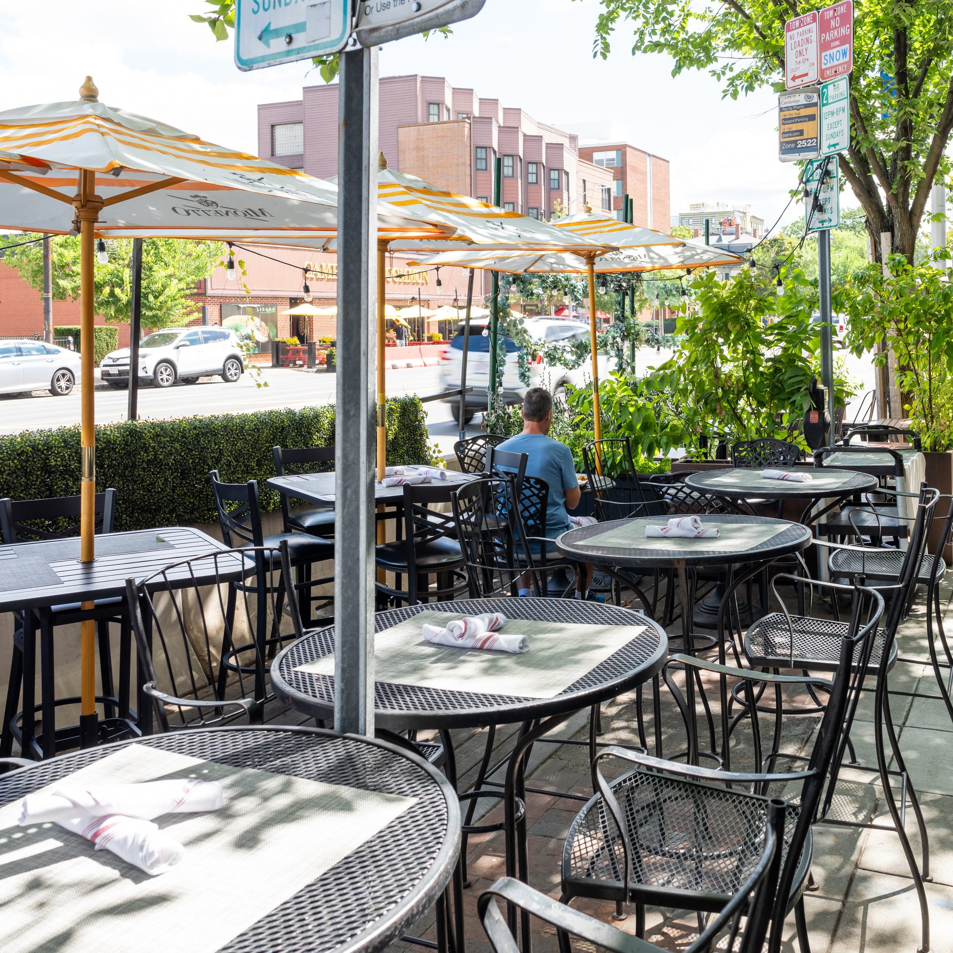 Open daily from 11:30 am, Massachusetts Avenue